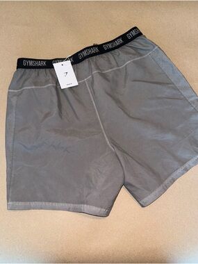 Gymshark Fit Zero 7” Shorts – Gray – NWT